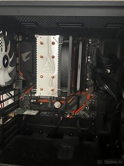 GIGABYTE B365M AORUS ELITE + Intel i5-9400F + chladič