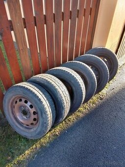 Prodám pneu letní/zimní na diskách 175/65 R14