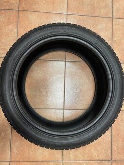 235/45R19 99V NOKIAN WRA4, zimní, prodám 4-kusy pneu