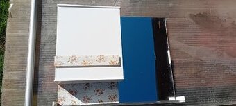 Retro skříňka se zrcadlem do koupelny