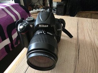 NIKON D 5000
