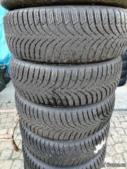 195/60/16 zimni pneu PIRELLI a HANKOOK 195/60 R16