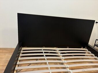 Postel s roštem Ikea