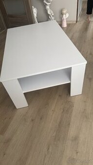 Prodám stůl ve velmi zachovalém stavu