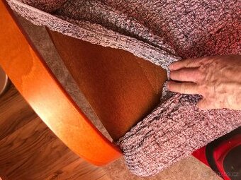 Hnědý odlehčeny gauč