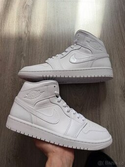 Jordan 1 Mid