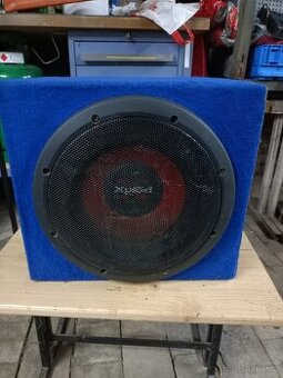 Subwoofer do auta se zesilovačem