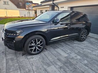 Volkswagen Touareg 3.0tdi R-line Black paket DPH 26tkm
