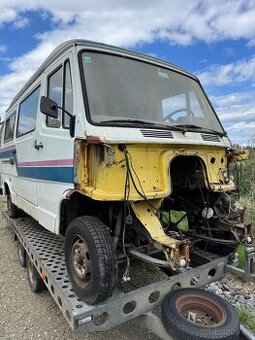 Mercedes Benz 207D