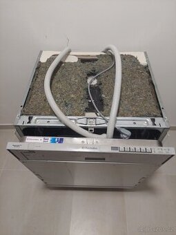 Vestavná myčka nádobí Electrolux ESL66060R