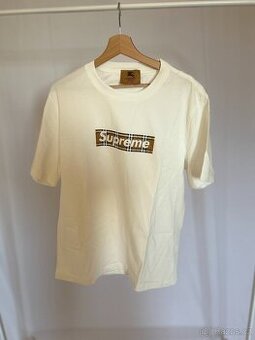 Supreme SS22 Burberry Bog Logo tee - 1