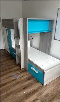 Patrová postel pro kluky + 2 matrace – TOP STAV