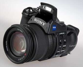 Prodám Sony Cyber-Shot DSC F828 + příslušenství