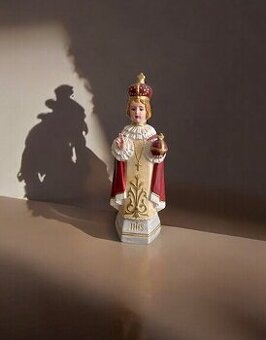 Starožitná porcelánová figura Pražské Jezulátko