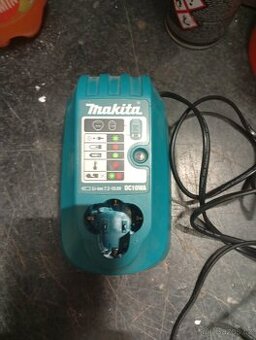 MAKITA NABÍJEČKA BATERIE - Nové