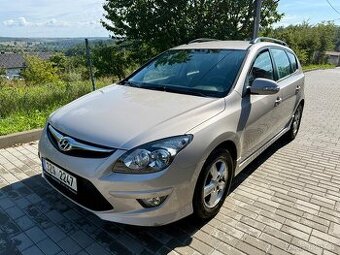 Hyundai I30 Combi 1.6 CRDI 85kw / 2010 / Koupeno nové v ČR