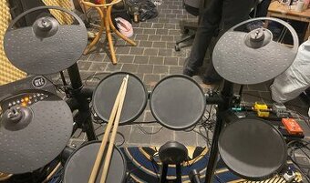 Elektrická bicí souprava