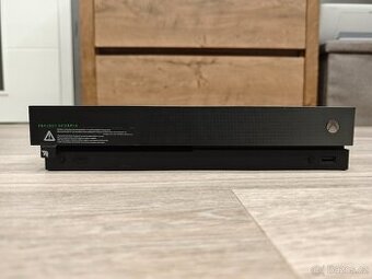 Xbox One X 1TB