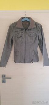 Bunda, moc slušivá, vel 36-38