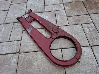 Jawa 250, 350 kyvacka - kryt retezu