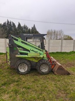 Locust 750 smykový nakladač