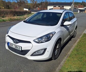 Hyundai i30 kombi, r. 2013, 1,6 benzin, 88 kW