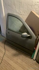 VW Golf IV - přední pravé dveře komplet