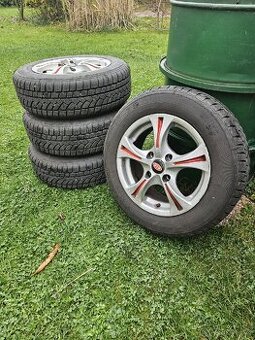 Celoroční pneu 185/65 R 15 s ALU disky