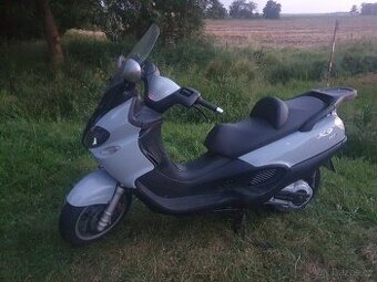 Piaggio x9