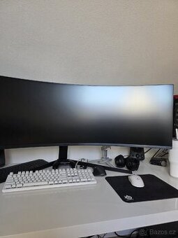 Samsung Odyssey G9 49"