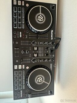 DJ Pult Numark