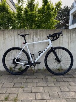 Gravel kolo NS Bike RAG 3+, velikost "XL" (nájezd 350km)