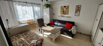 Pronájem bytu 1+KK, 34m2, Kobylisy - 1