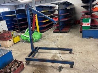 Prodám hydraulický zvedák na motory