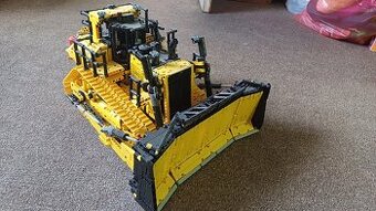 Lego technic 42131 Buldozer CAT
