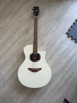 Elektroakustická kytara Yamaha APX500II