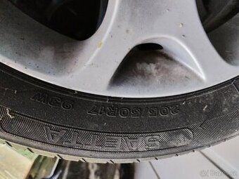 Prodám set disků mazda 5 17-náctky