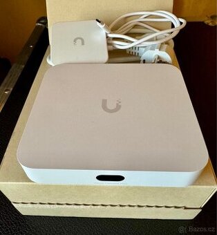 Ubiquiti UniFi Cloud Gateway Max