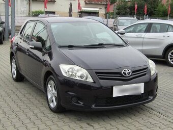 Toyota Auris 1.6 VVT- i , 97 kW benzín, 2011