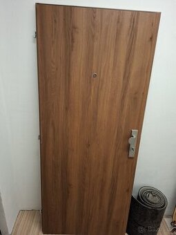 Vchodové protipožární dveře ERKADO EI30 – 80, pravé, dub