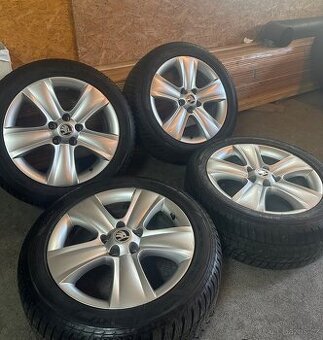 ALU Kola ŠKODA 5x112 R17 DOLOMITE Zánovní Zimní Pneu 225/50