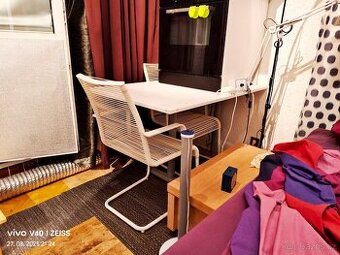 3 kovové židle s područkami odolné proti povětrnostním vlivů