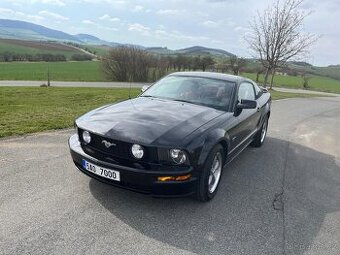 Ford Mustang 4.6L manuál