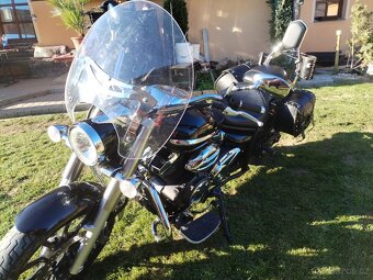 Yamaha XVS 950 – výborný stav, doplňky v ceně