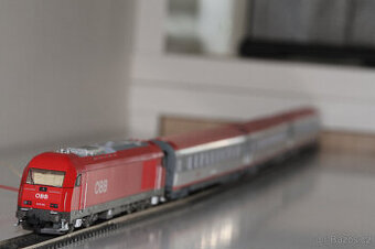 Model vlaku H0 - Hercules + 3 osobní vagony