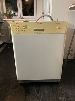 Myčka nádobí EAG