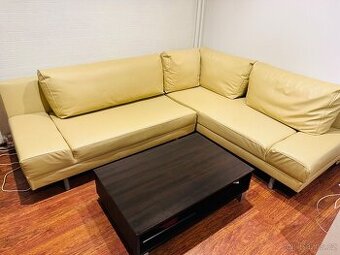 Rohová rozkládací kožená sedačka