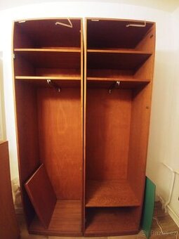 Šatní skříň za odvoz