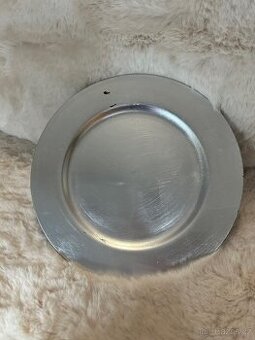 Stříbrný kulatý dekorační tác – vhodný i jako adventní