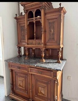 Starožitný zdobený příborník - sekretář